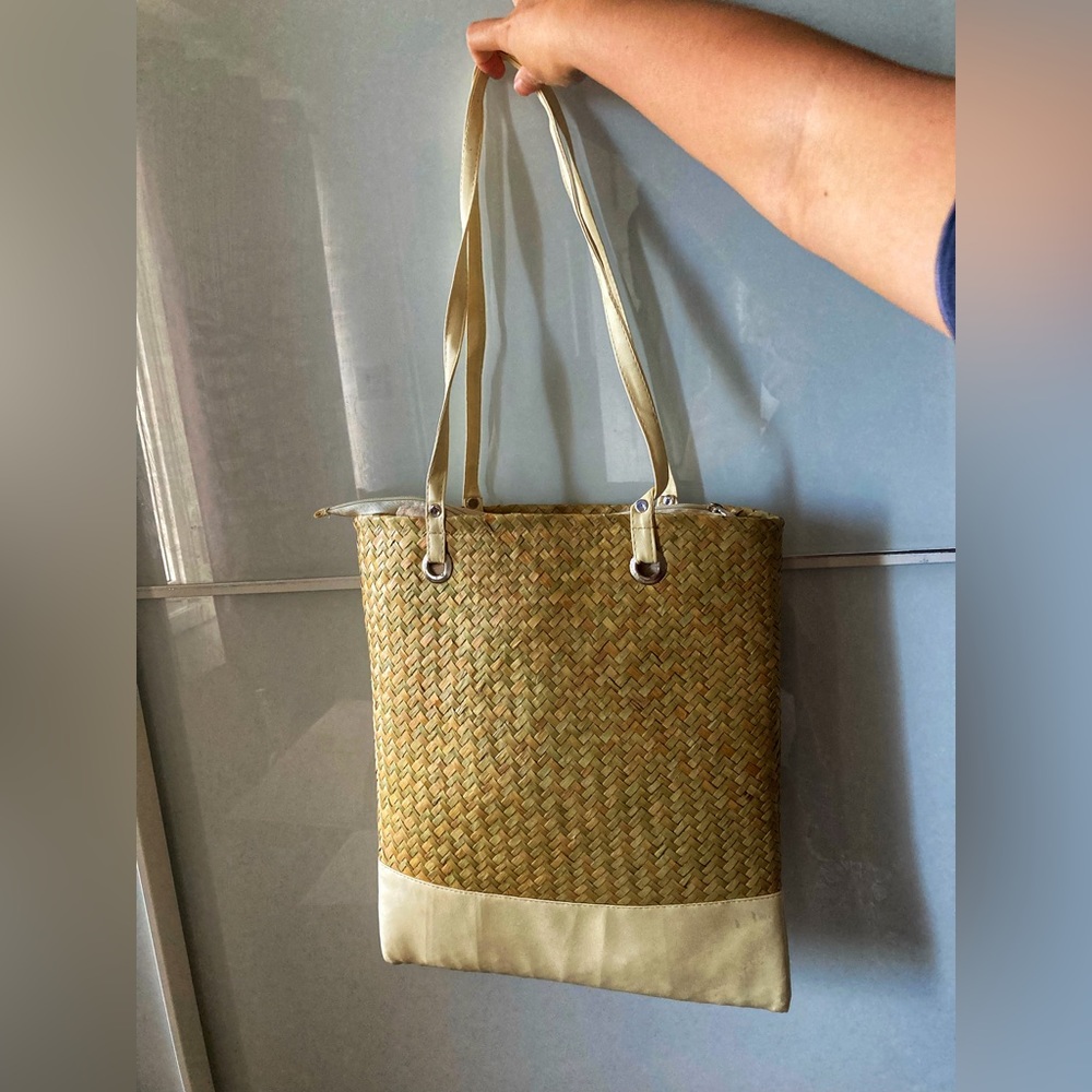 White Flat straw bags summer vacation